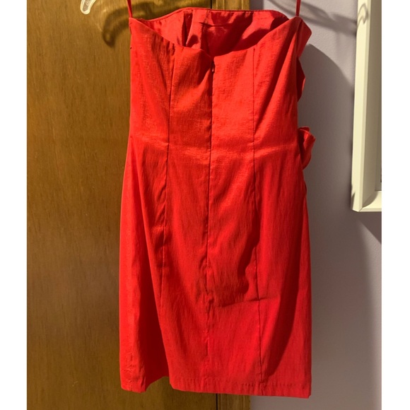 Red strapless dress size 2 - Picture 3 of 3